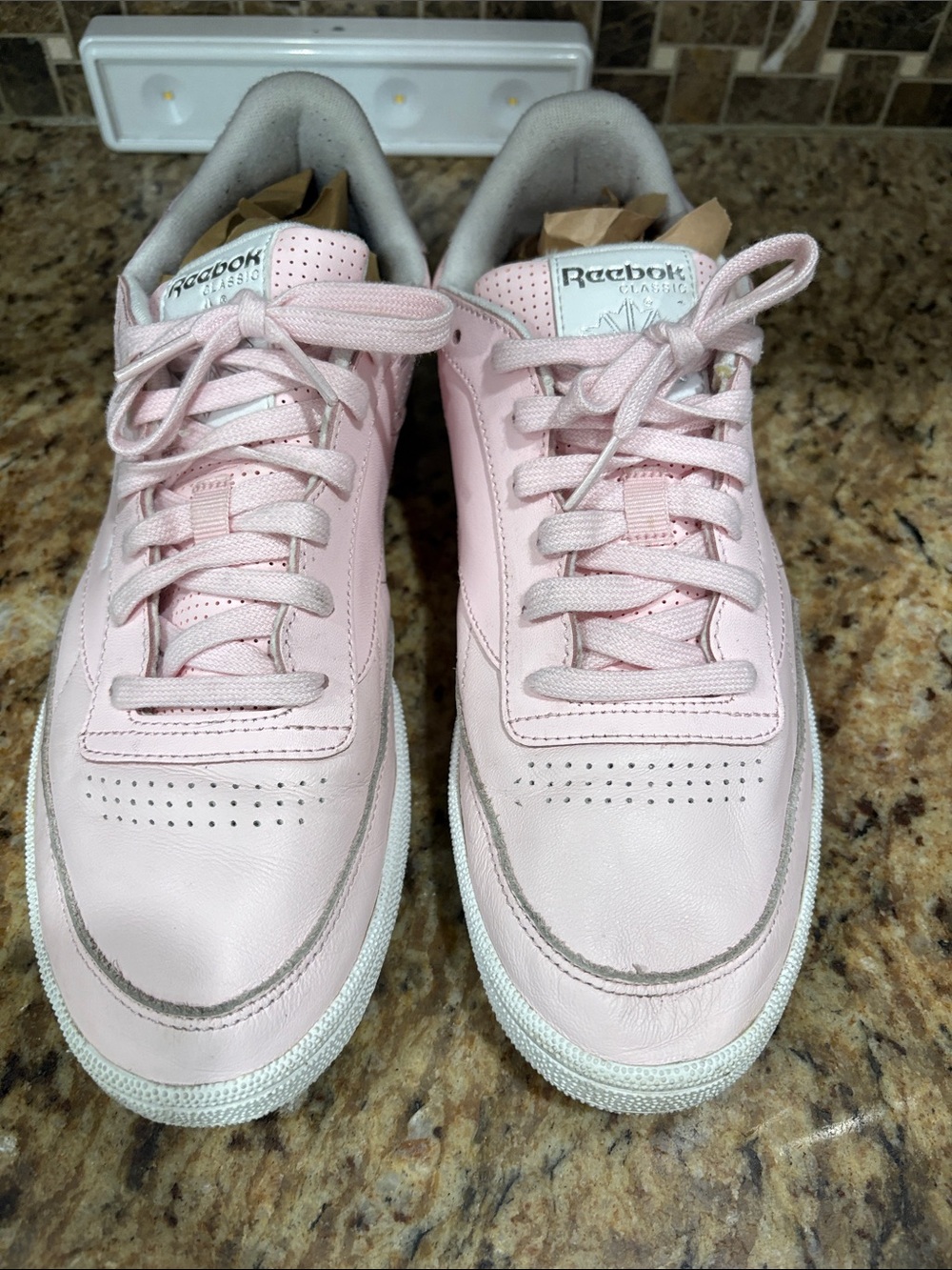 Reebok Women's Light Pink Leather Sneakers size 10.5